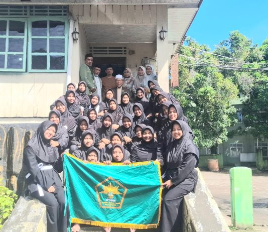 Santriwati DDI Mangkoso Ikut Turnamen Silat