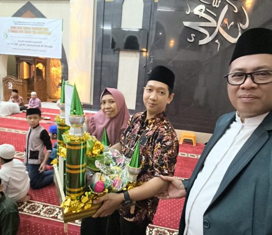 Bakul Berlayar Perut Bergetar